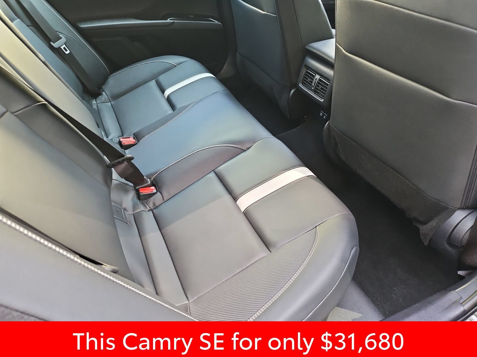 Used 2025 Toyota Camry SE FWD image 32