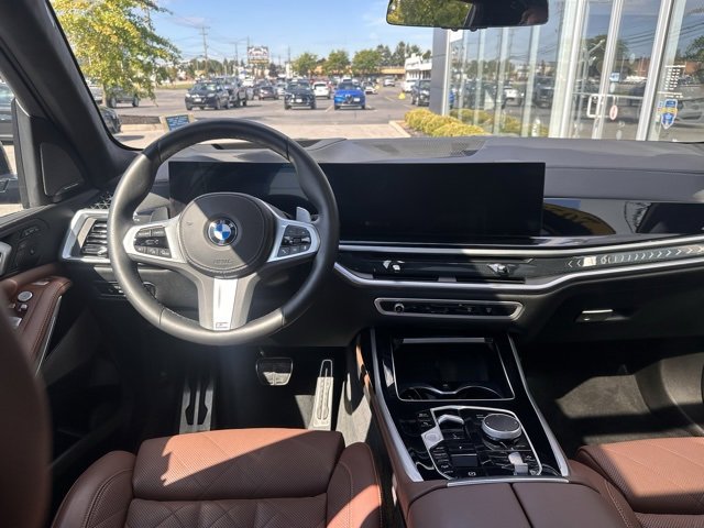 Used 2024 BMW X7 xDrive40i w/ M Sport Package image 12