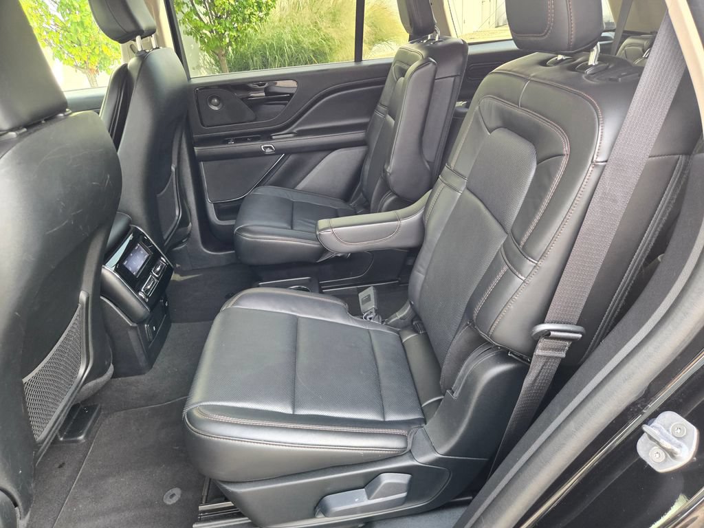 Used 2024 Lincoln Aviator Reserve AWD/4WD image 37