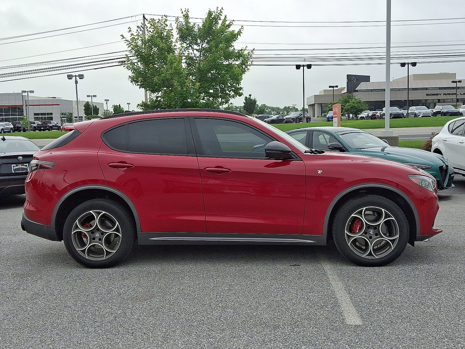 Used 2024 Alfa Romeo Stelvio Ti image 8