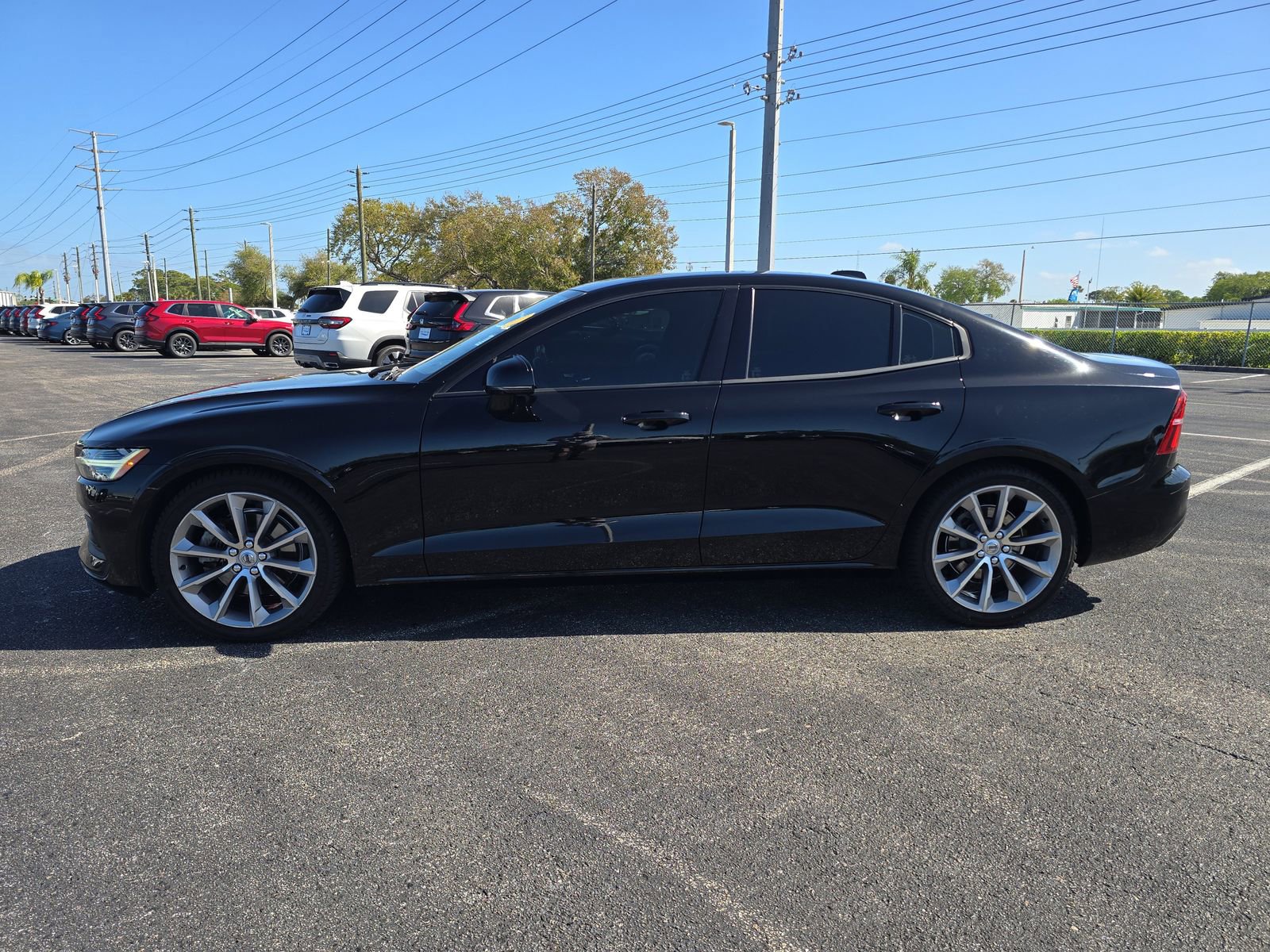 Used 2019 Volvo S60 T5 Momentum w/ Premium Package image 6