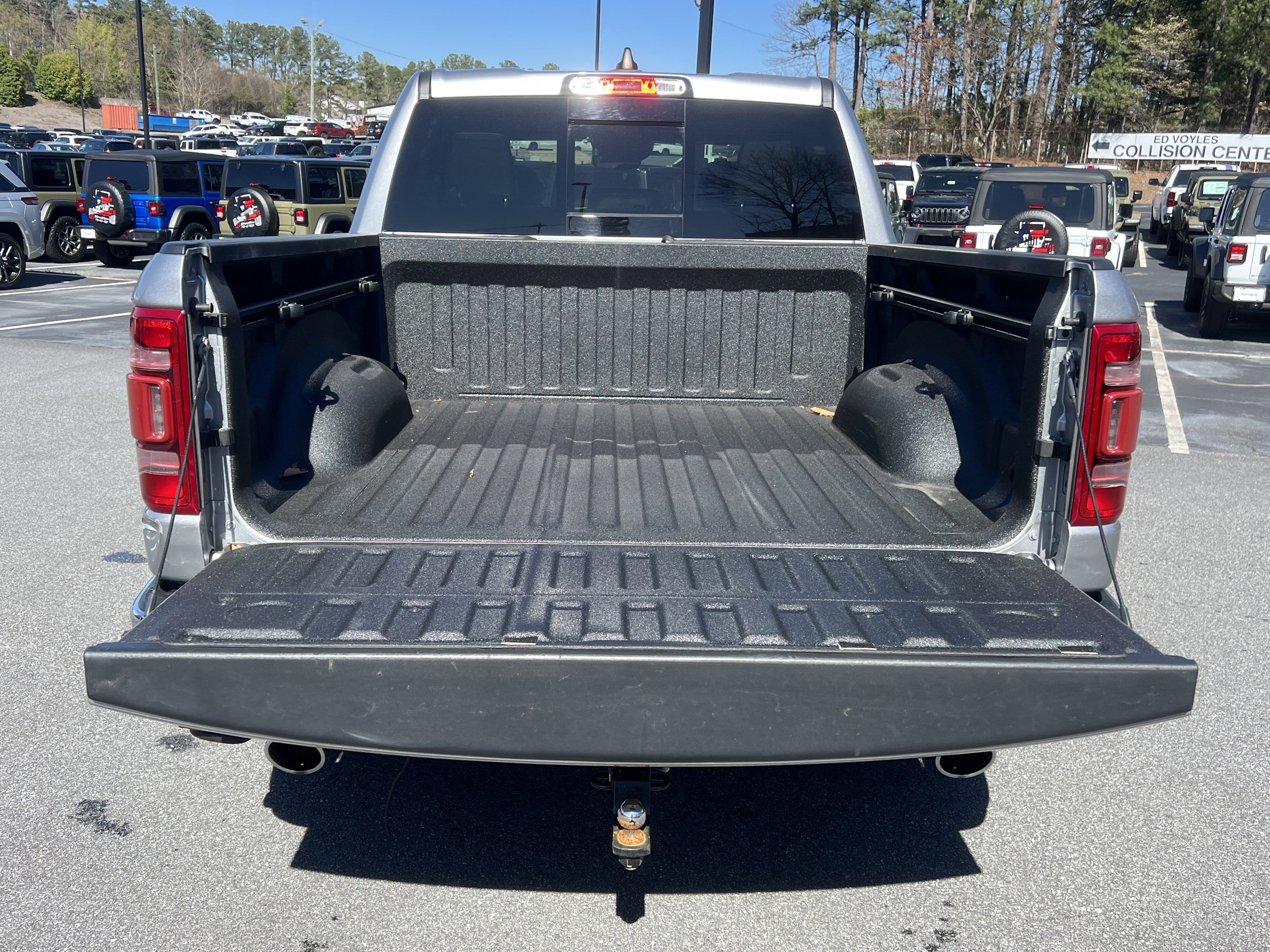 Used 2023 RAM 1500 Laramie AWD/4WD image 23