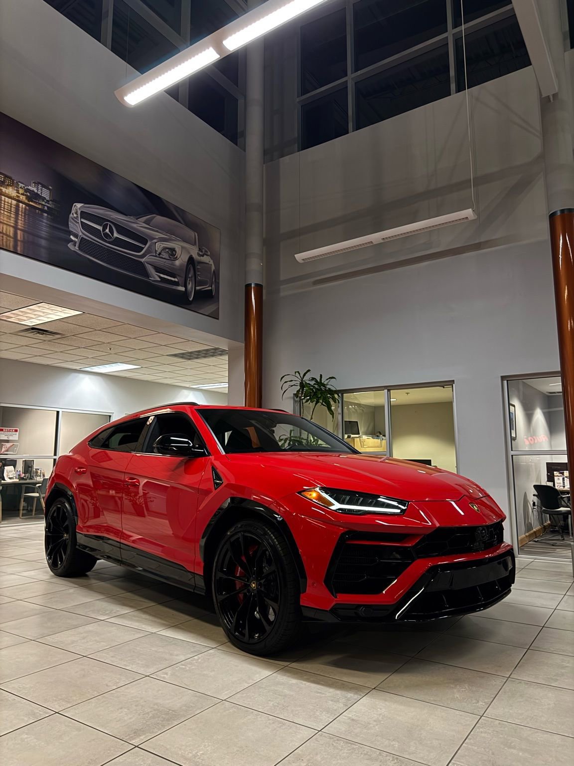 Used 2022 Lamborghini Urus image 9