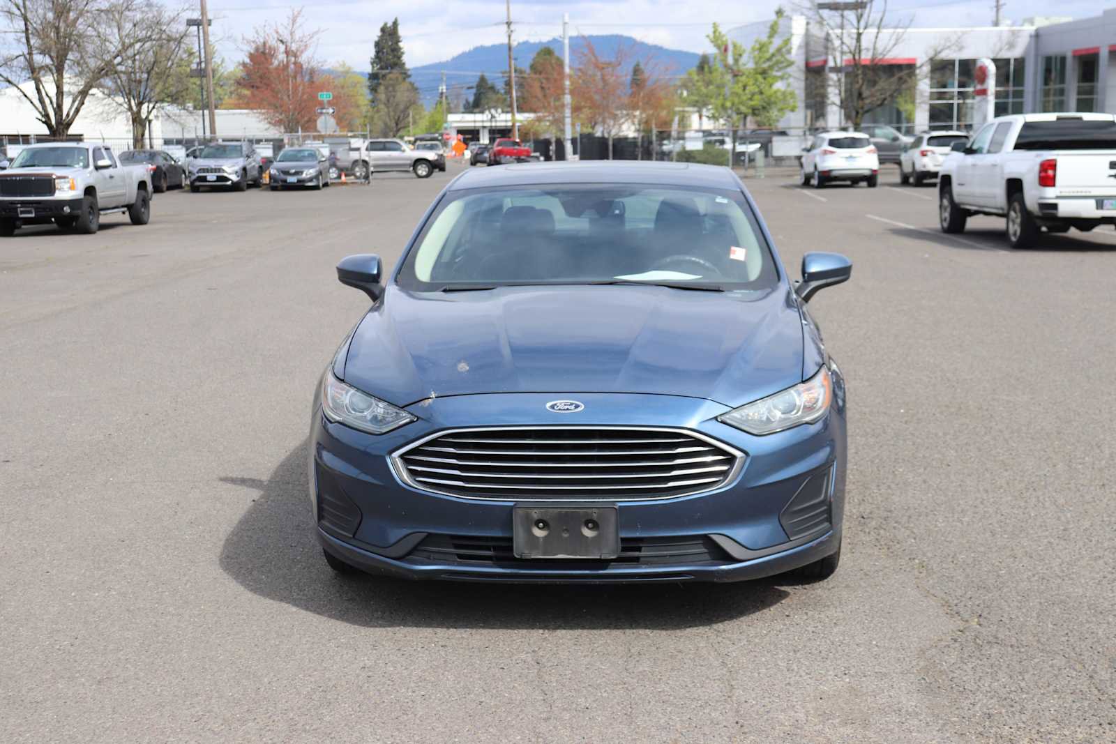 Used 2019 Ford Fusion SE image 2