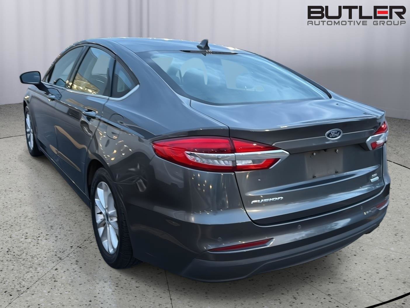 Used 2020 Ford Fusion SE FWD image 10