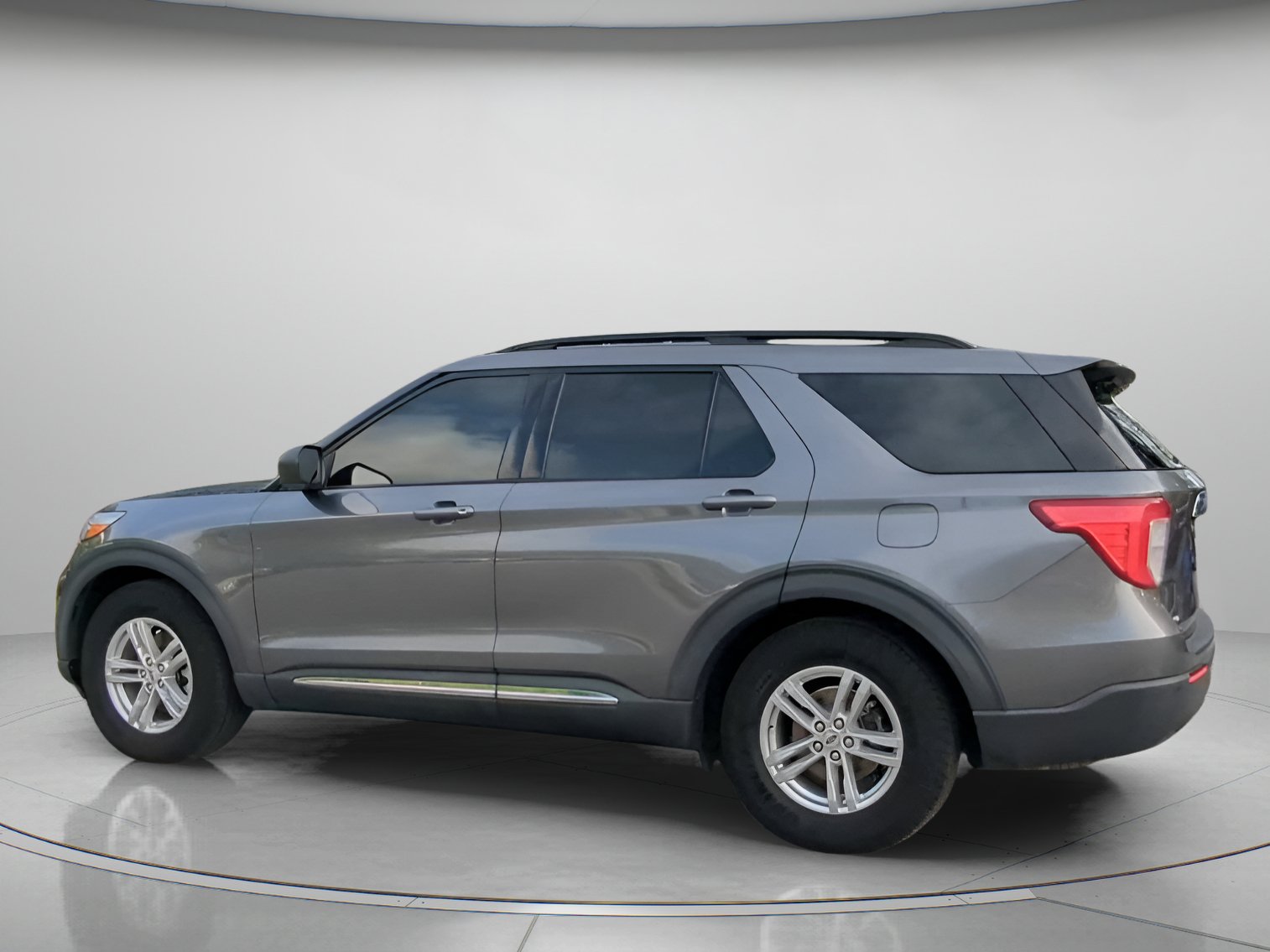 Certified 2021 Ford Explorer XLT RWD image 18