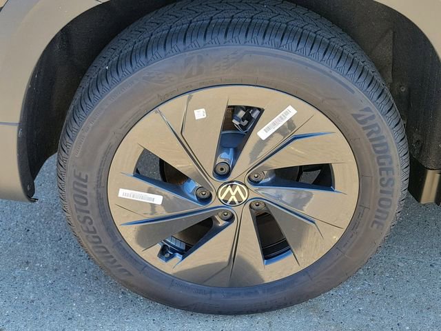 New 2026 Volkswagen Taos S image 6