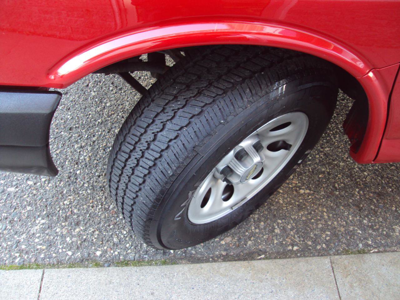 Used 2013 Chevrolet Express 1500 AWD image 27