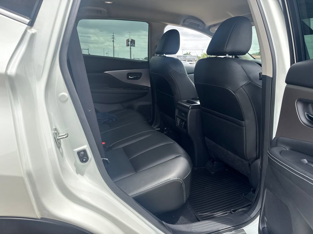 Used 2023 Nissan Murano SV w/ SV Midnight Edition Package FWD image 12