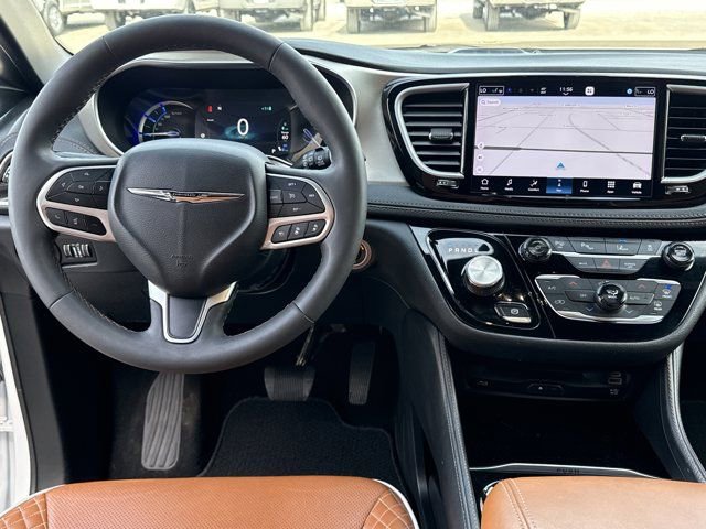 Used 2024 Chrysler Pacifica Pinnacle image 10