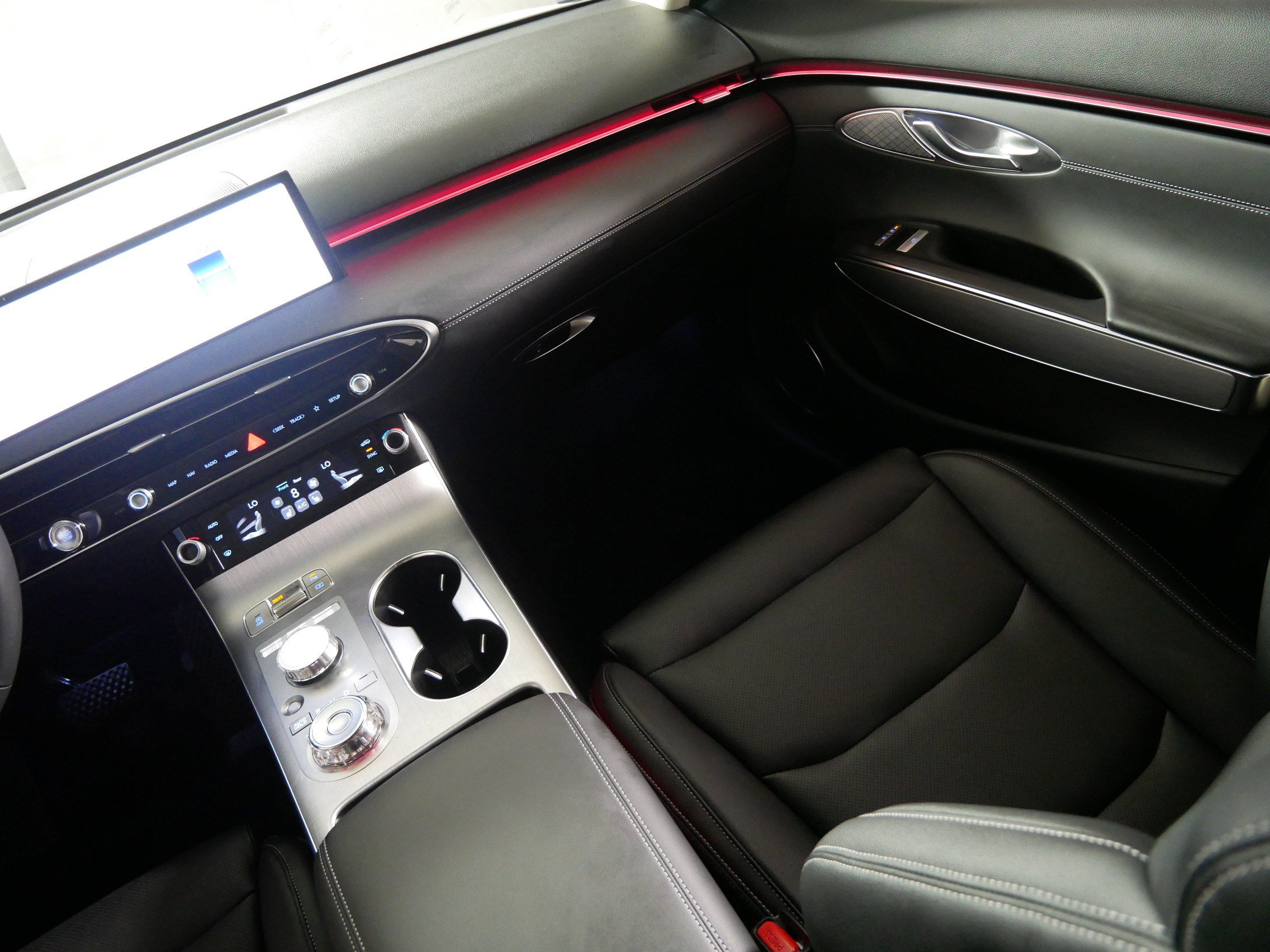 Certified 2026 Genesis GV70 2.5T Select AWD/4WD image 11