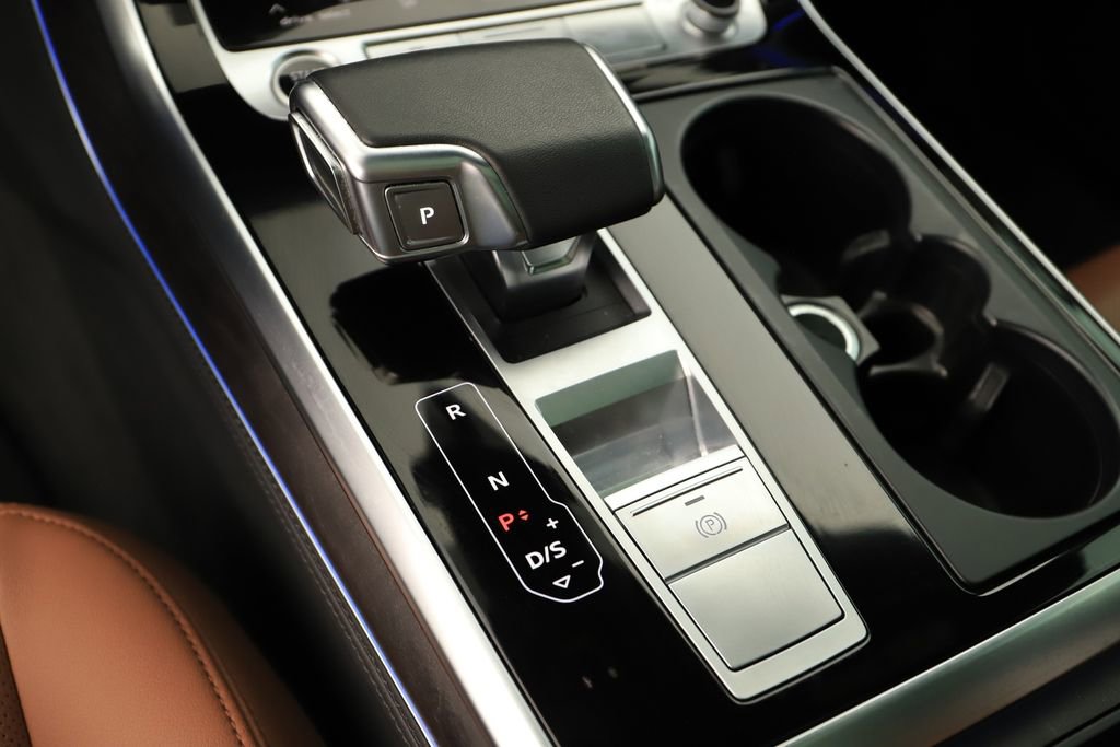 Used 2023 Audi Q8 Prestige w/ Prestige Package image 28