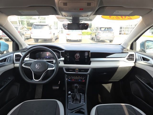 Used 2025 Volkswagen Taos SE FWD image 22