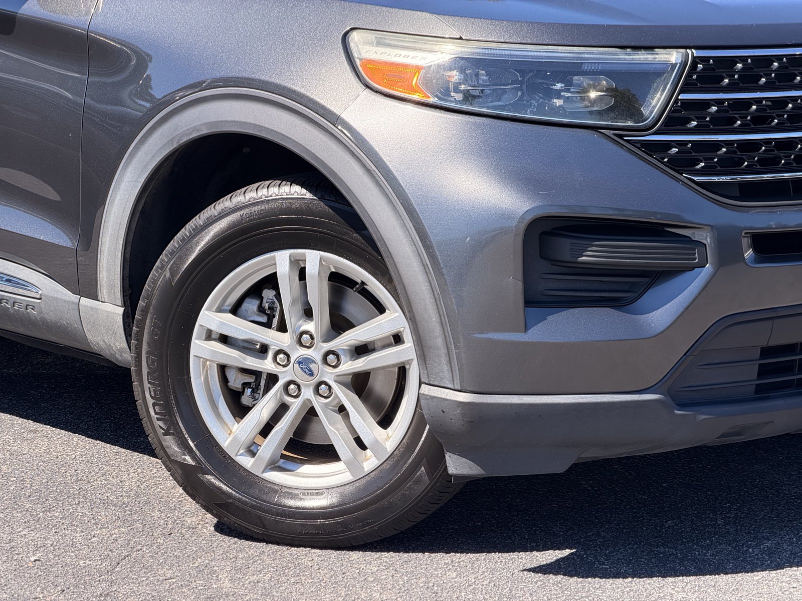 Used 2020 Ford Explorer XLT RWD image 3