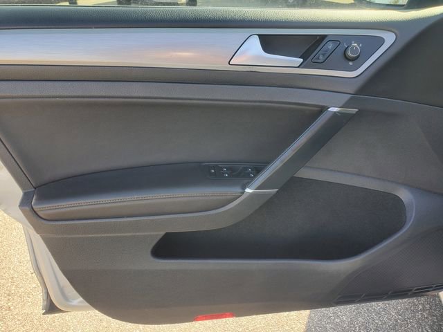 Used 2015 Volkswagen Golf TDI S FWD image 7