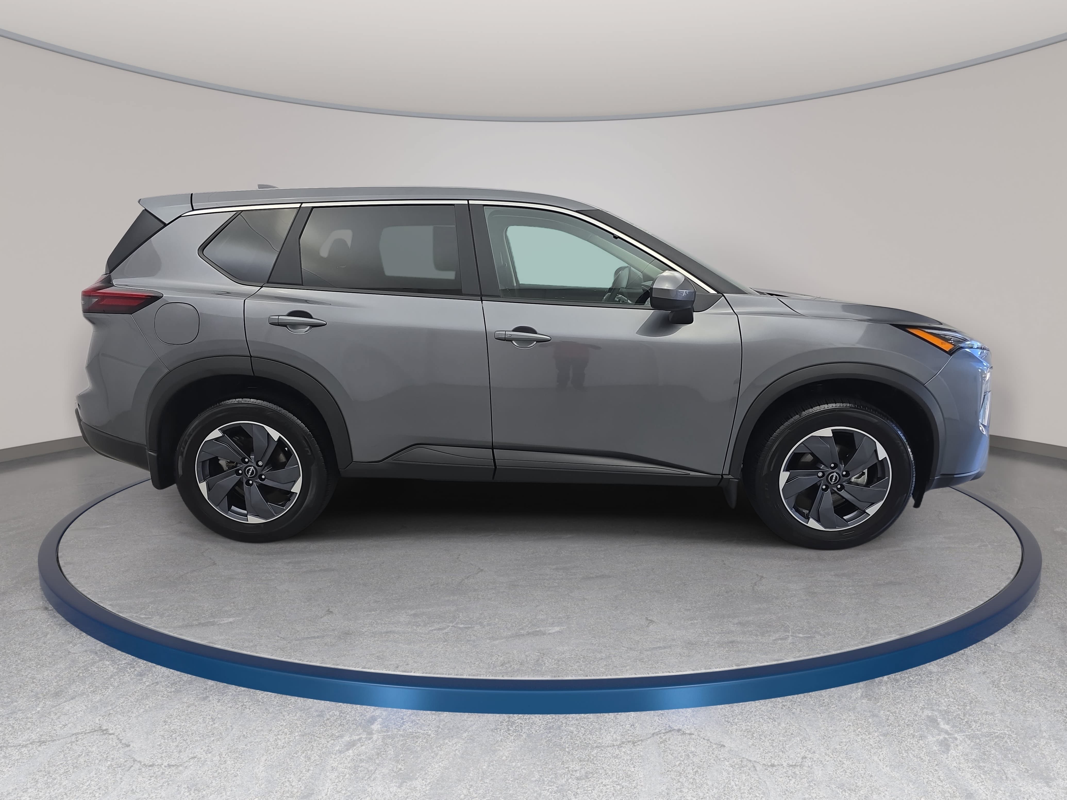 Certified 2026 Nissan Rogue SV FWD image 4