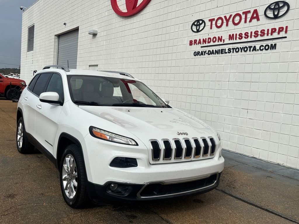 Used 2016 Jeep Cherokee Limited image 3