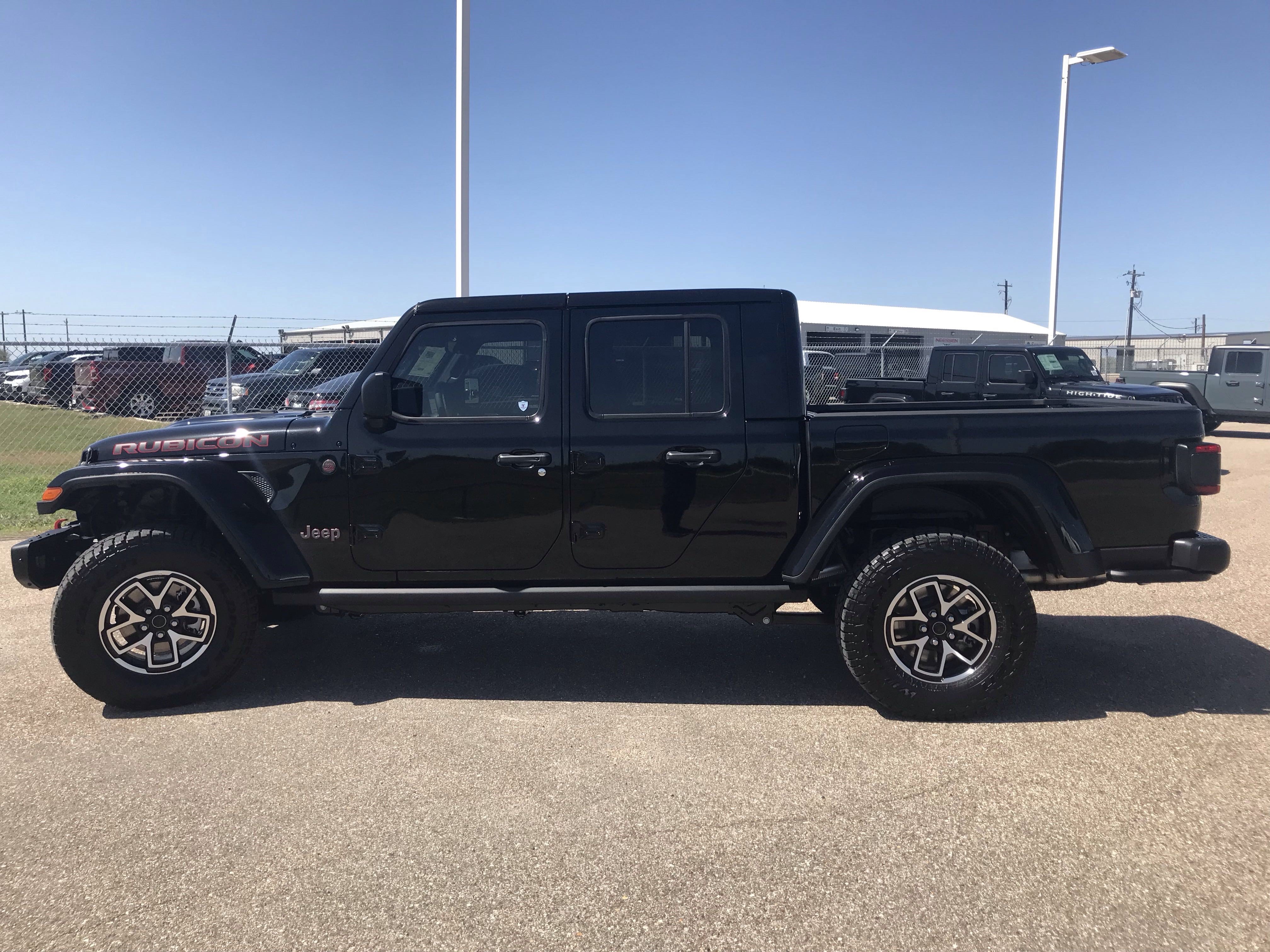 Used 2025 Jeep Gladiator Rubicon AWD/4WD image 5