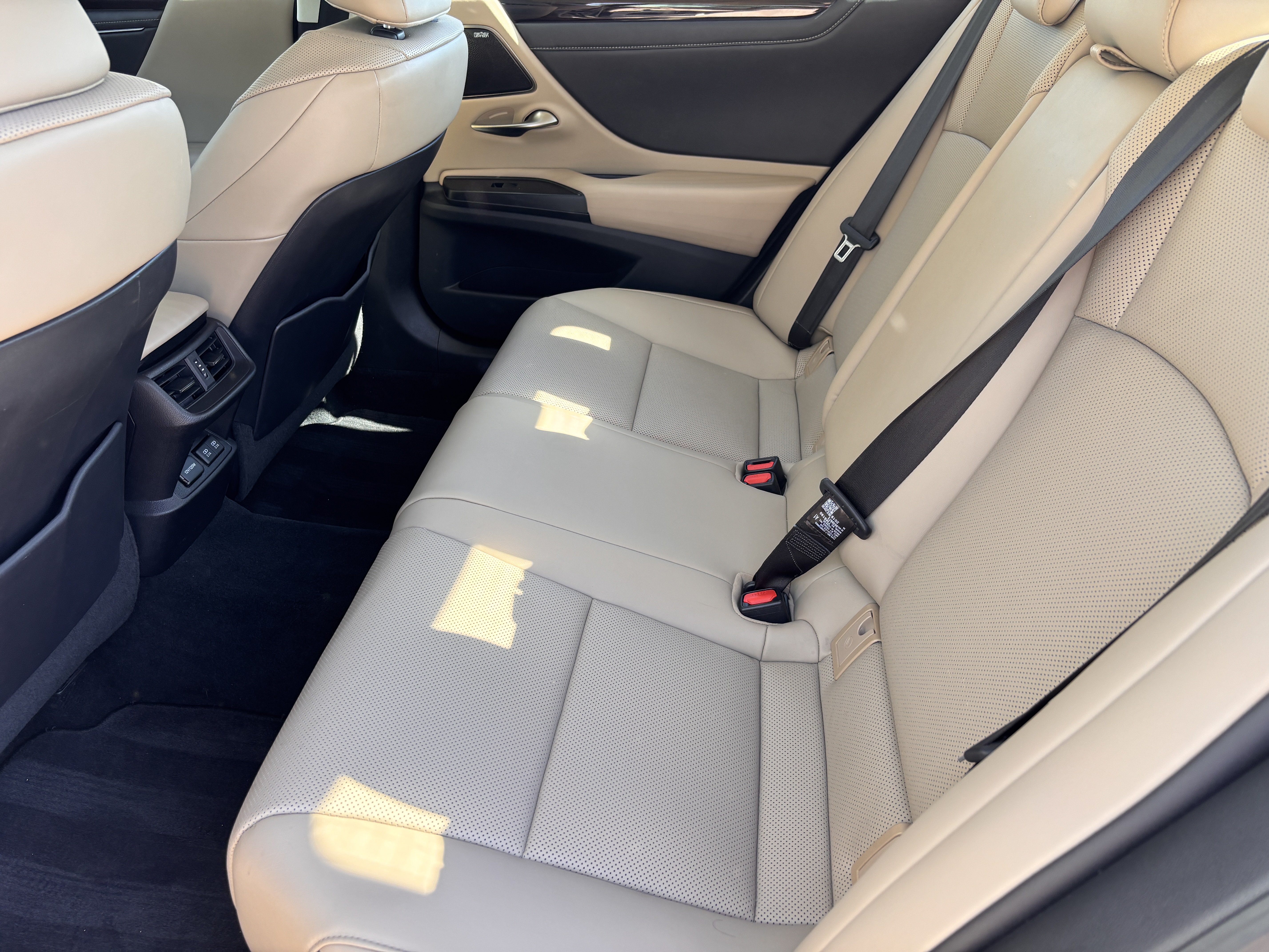 Used 2019 Lexus ES 350 w/ Premium Package FWD image 30