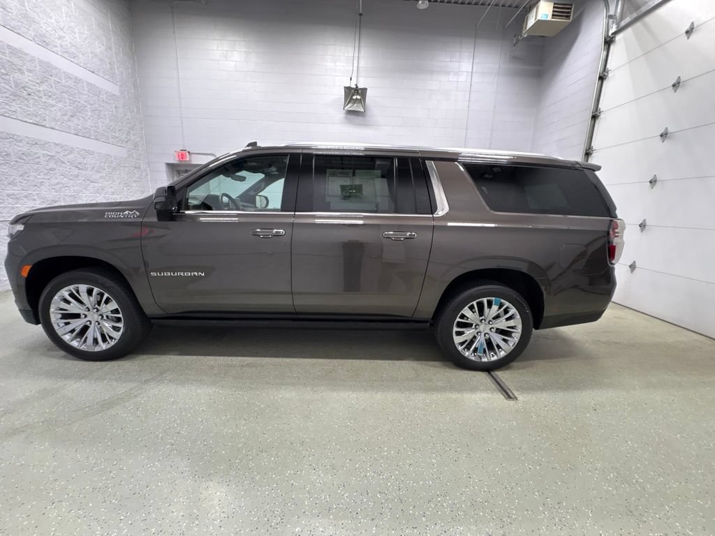 Used 2021 Chevrolet Suburban High Country w/ Premium Package AWD/4WD image 7