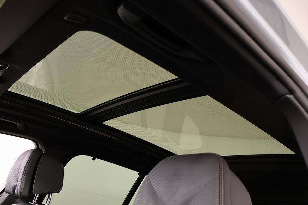 New 2026 BMW X5 M60i w/ Executive Package image 16