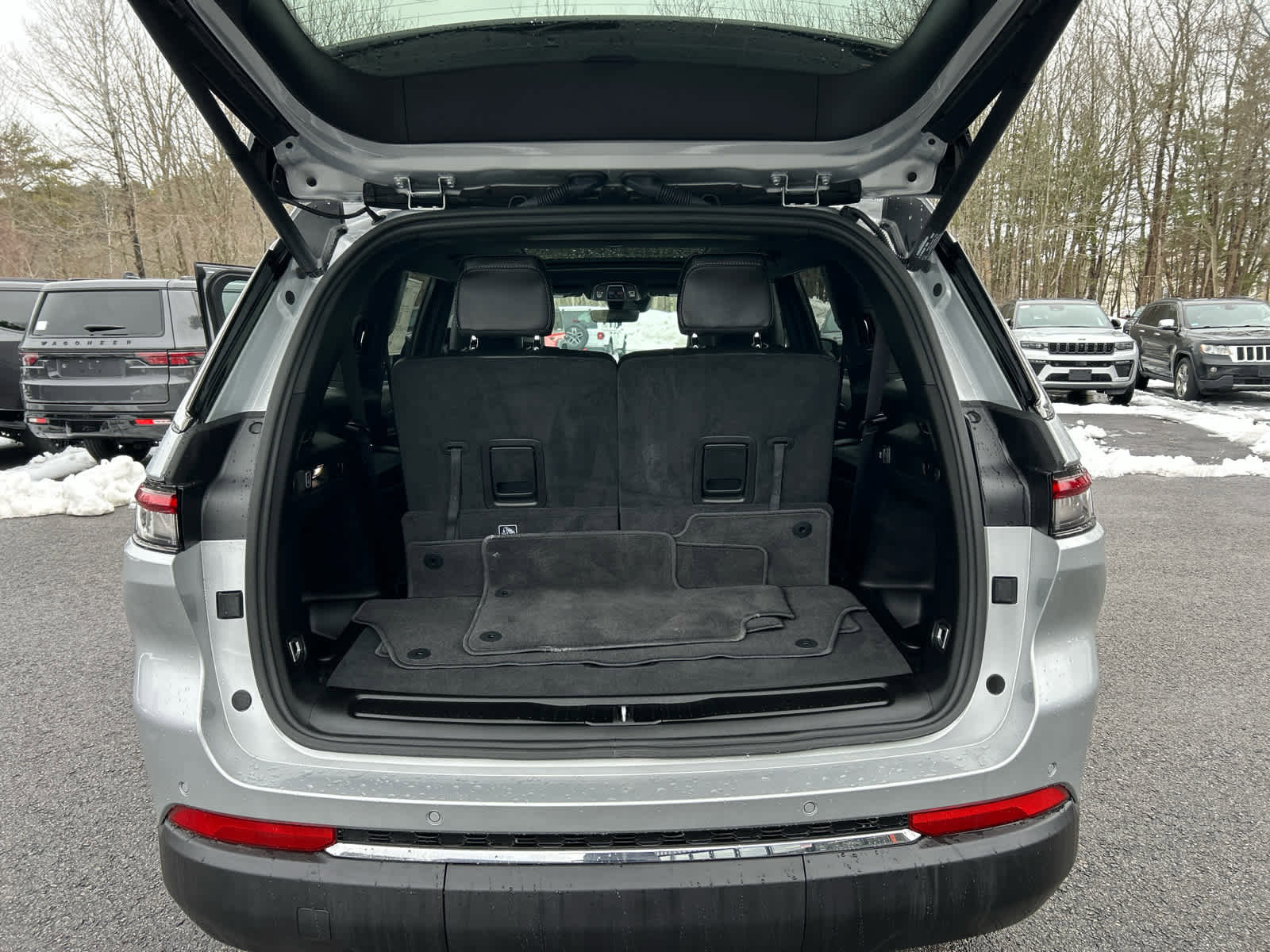 Used 2025 Jeep Grand Cherokee L Limited w/ Trailer Tow Package image 39