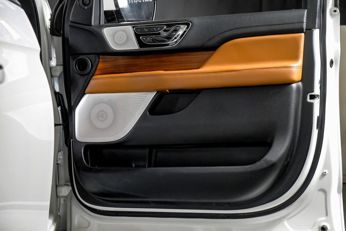 Used 2020 Lincoln Navigator L Reserve w/ Equipment Group 208A Reserve image 37