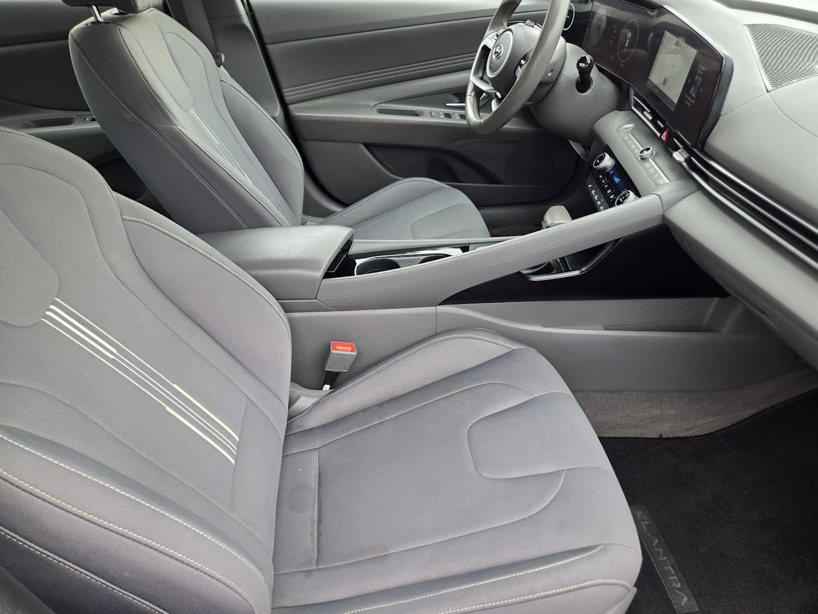 Used 2023 Hyundai Elantra SEL w/ Convenience Package FWD image 14
