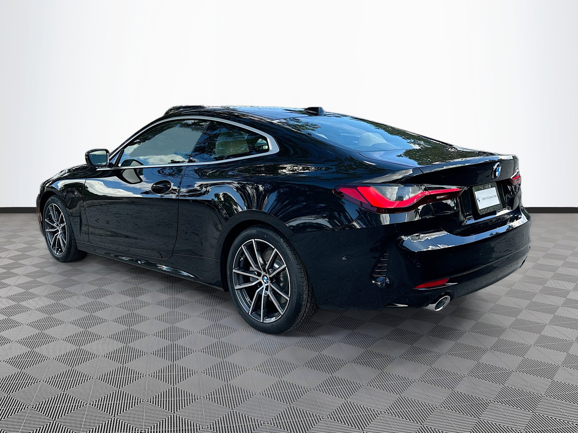New 2026 BMW 430i Coupe w/ Parking Assistance Package RWD image 4