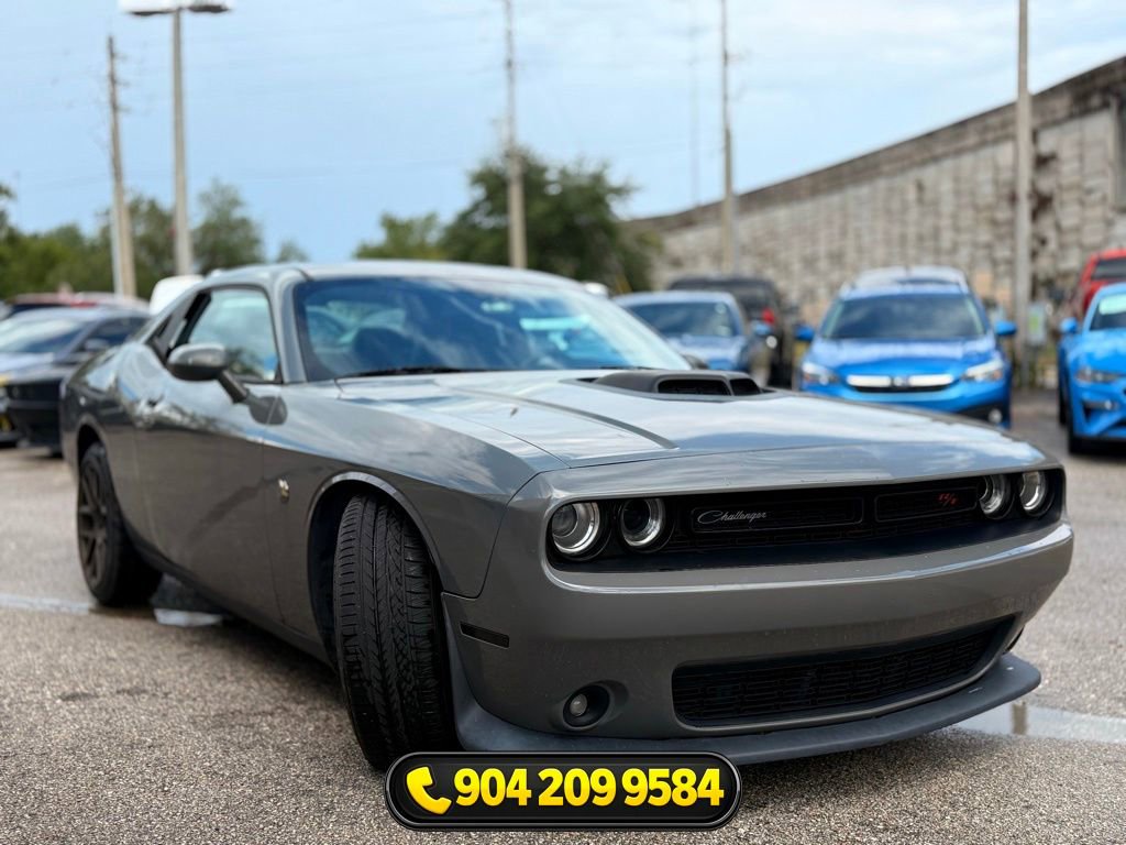 Used 2017 Dodge Challenger R/T Scat Pack RWD image 12