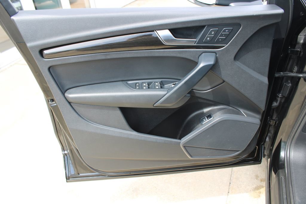 Used 2020 Audi Q5 2.0T Premium w/ Convenience Package AWD/4WD image 9