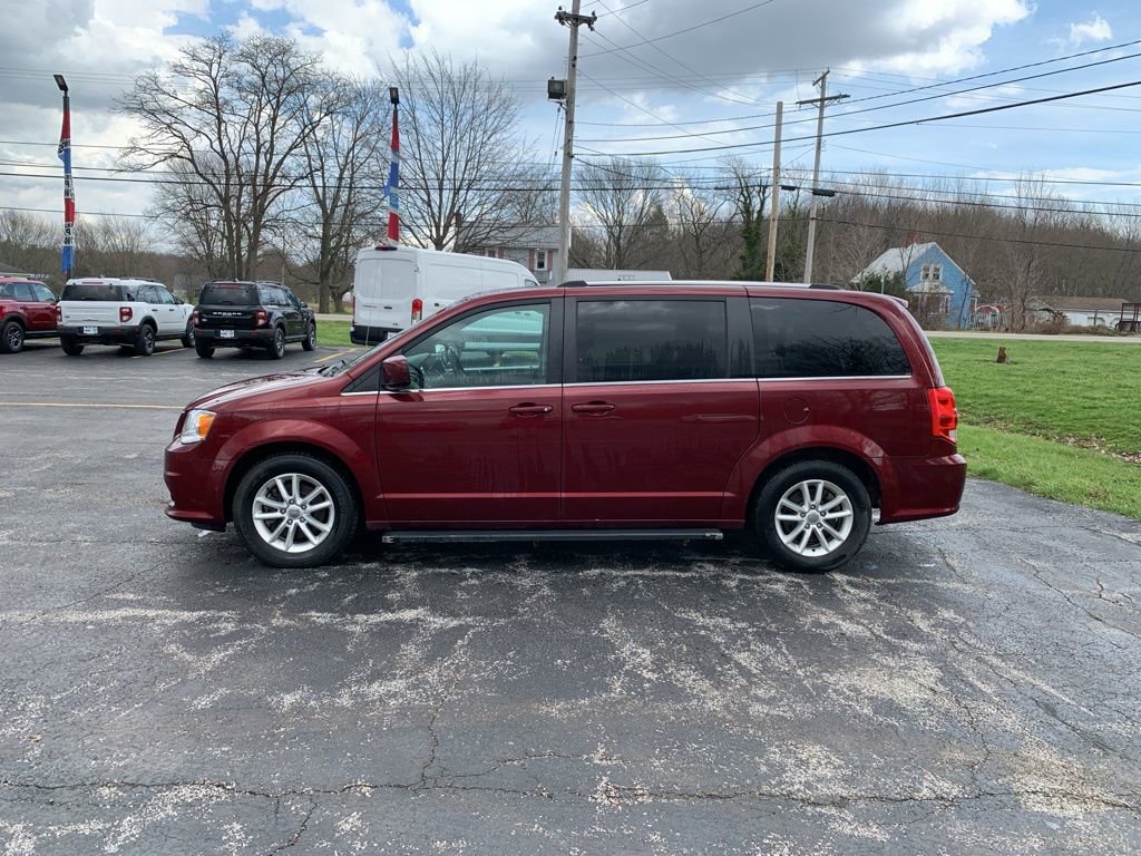Used 2018 Dodge Grand Caravan SXT image 3