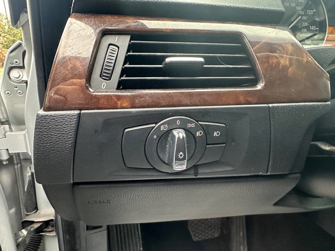 Used 2009 BMW 328i Convertible image 16