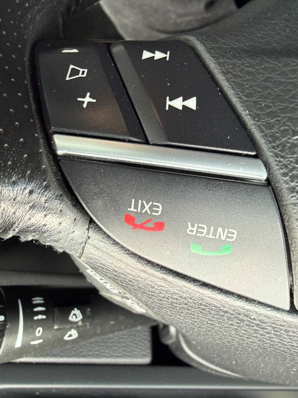 Used 2013 Volvo XC90 3.2 R-Design AWD/4WD image 26