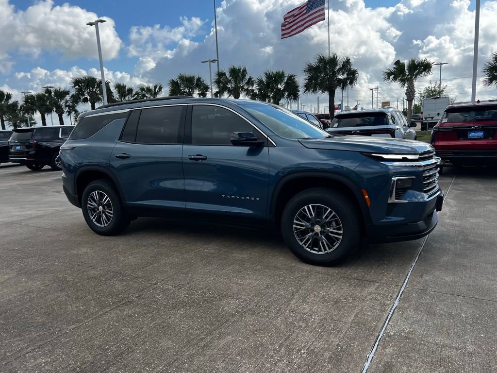 New 2026 Chevrolet Traverse LT w/ LPO, Floor Liner Package image 7