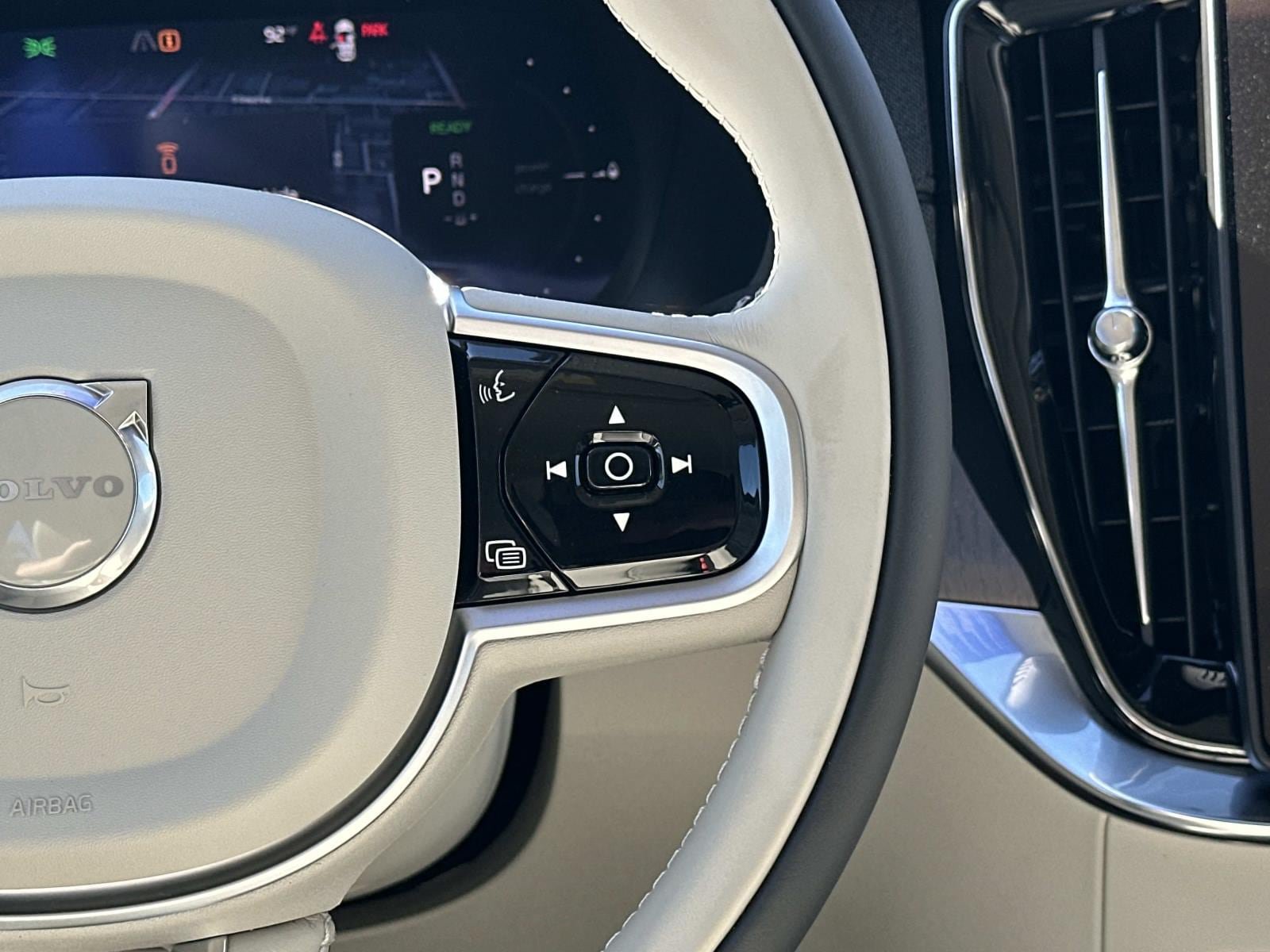 New 2026 Volvo XC90 T8 Ultra w/ Protection Package Premier AWD/4WD image 9