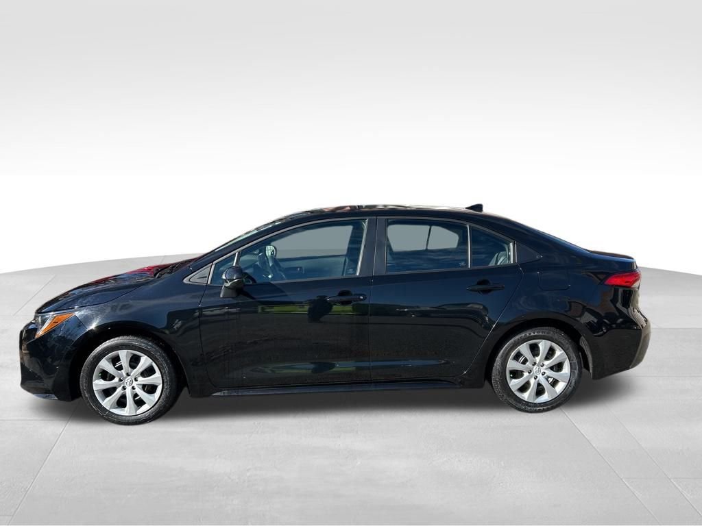 Used 2024 Toyota Corolla LE video 2