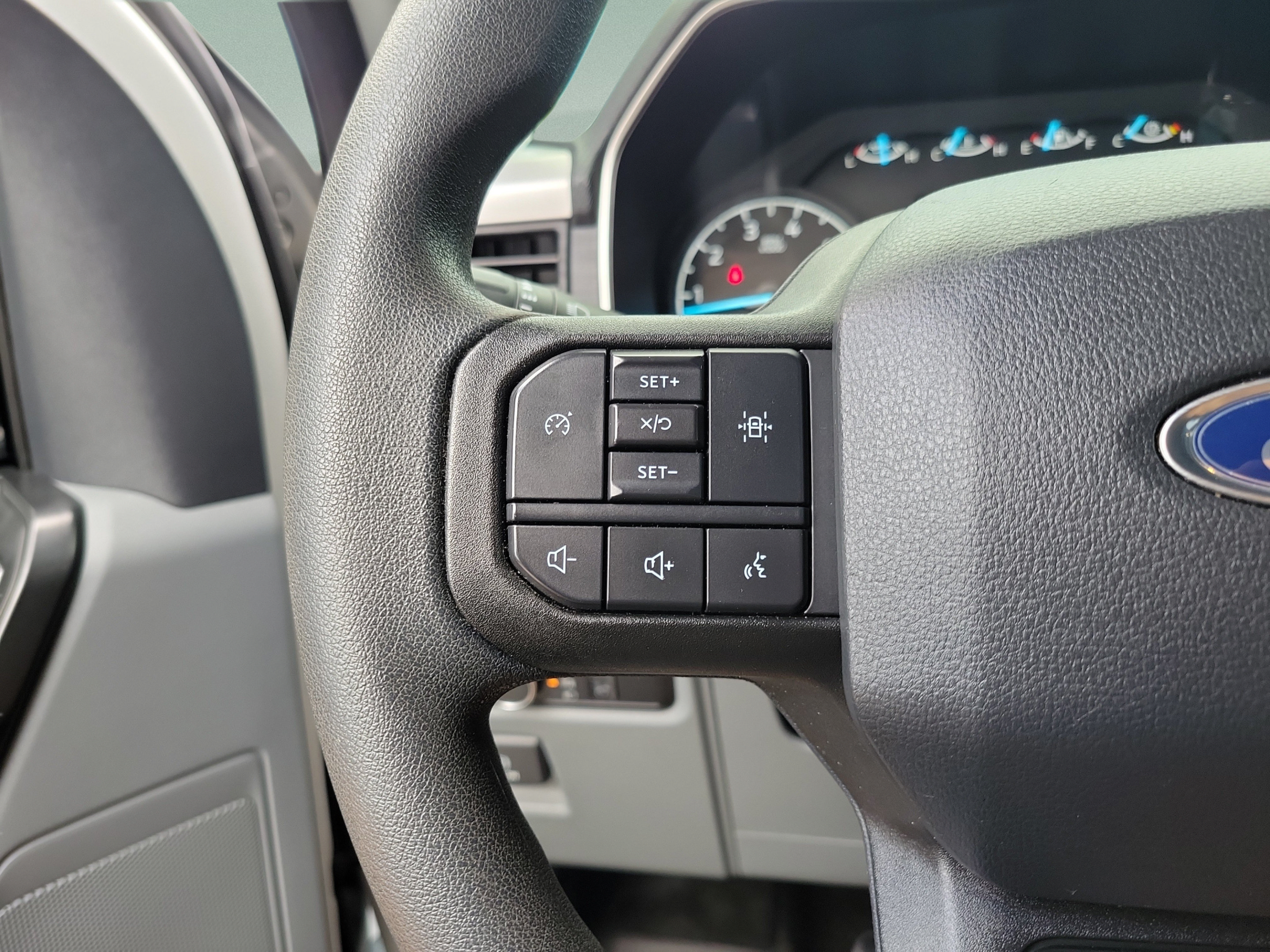 Used 2022 Ford F150 XL w/ Equipment Group 101A High AWD/4WD image 18