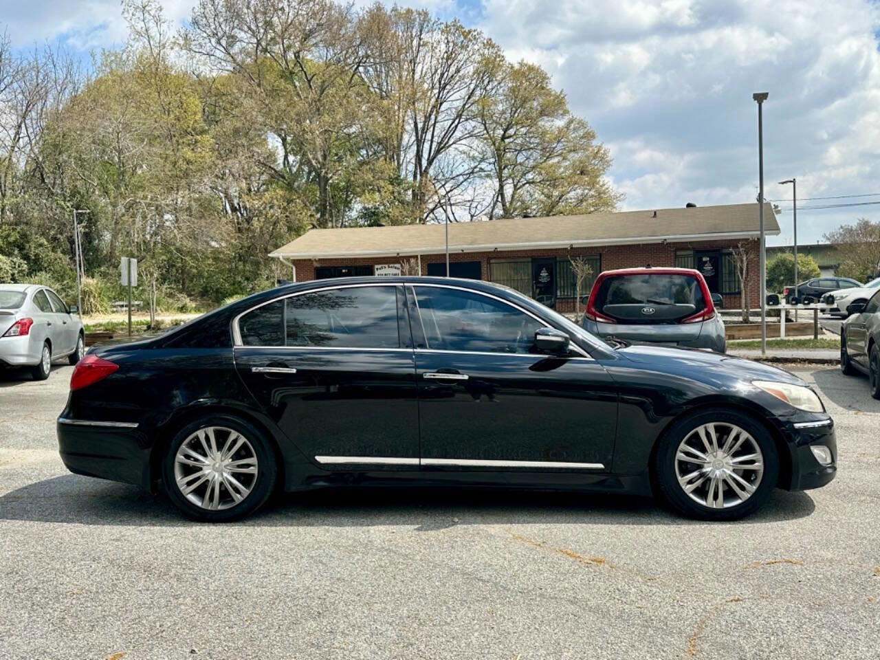 Used 2012 Hyundai Genesis 4.6 image 8