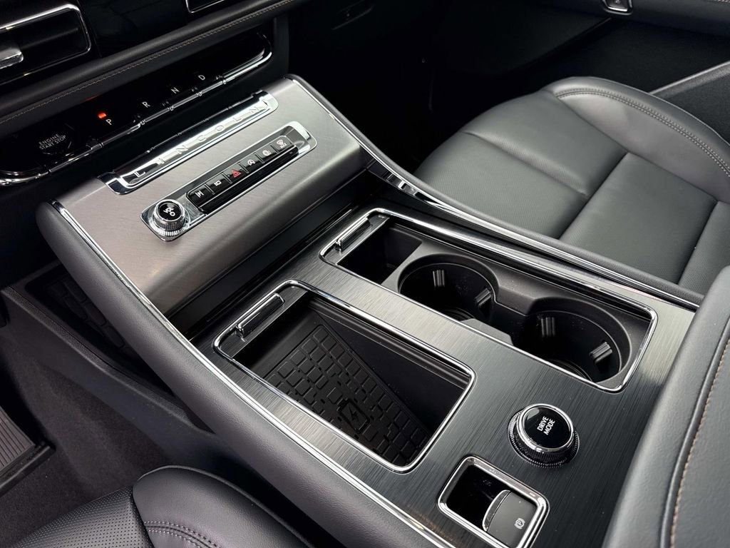 New 2026 Lincoln Aviator AWD image 27