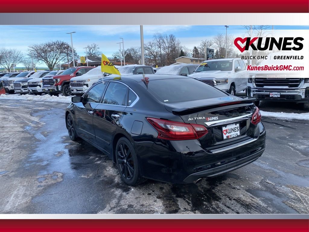 Used 2017 Nissan Altima 2.5 SR w/ Midnight Edition Package image 8