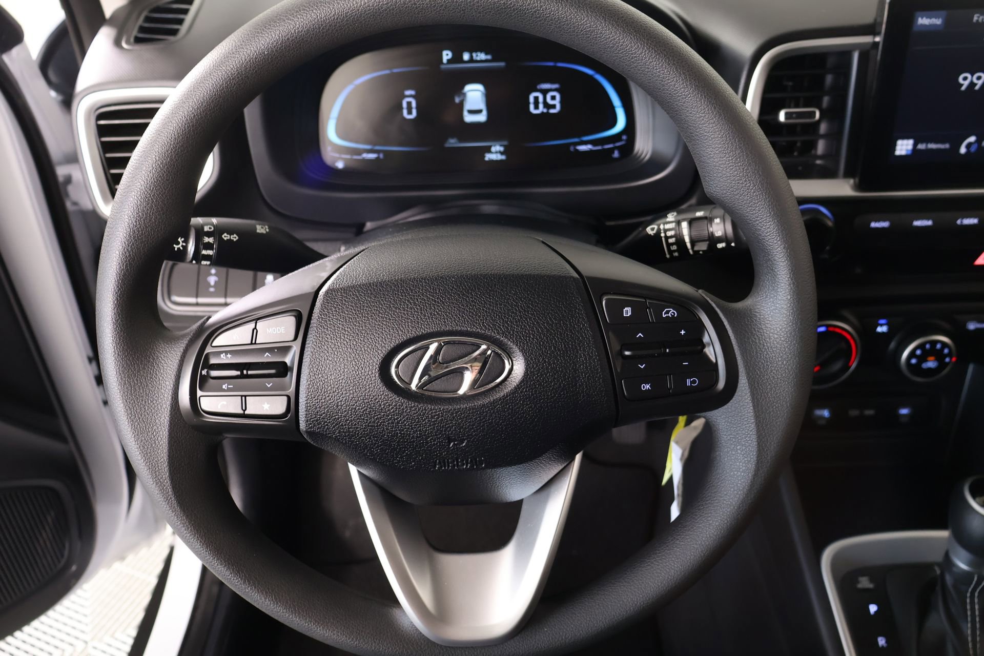 Used 2026 Hyundai Venue SE FWD image 3