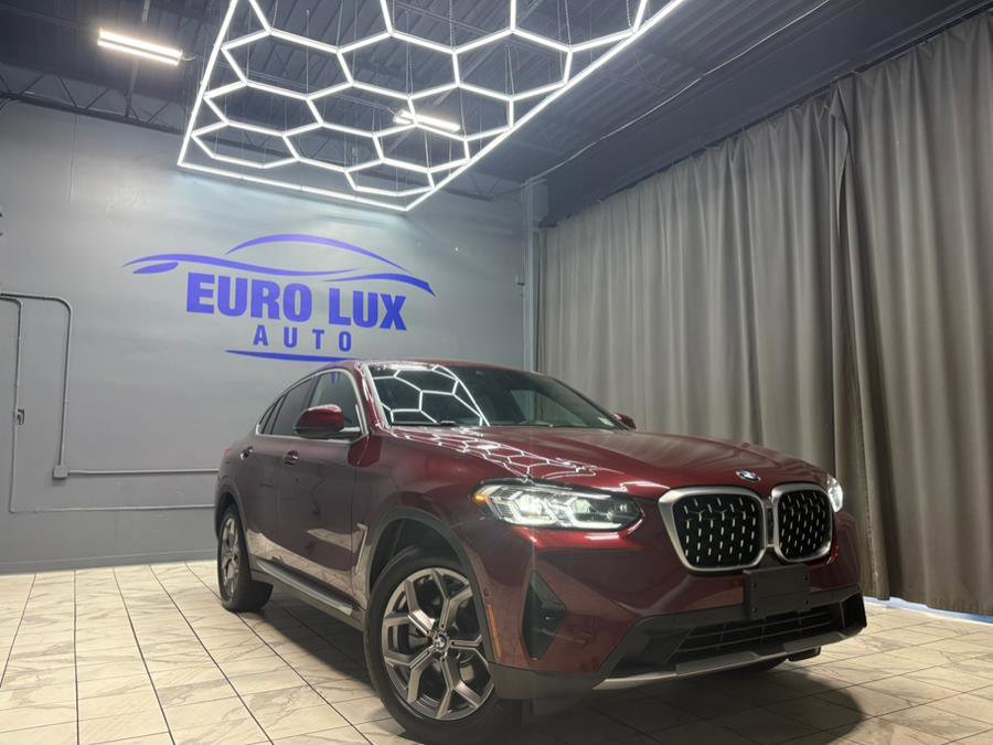 Used 2022 BMW X4 xDrive30i w/ Premium Package 2