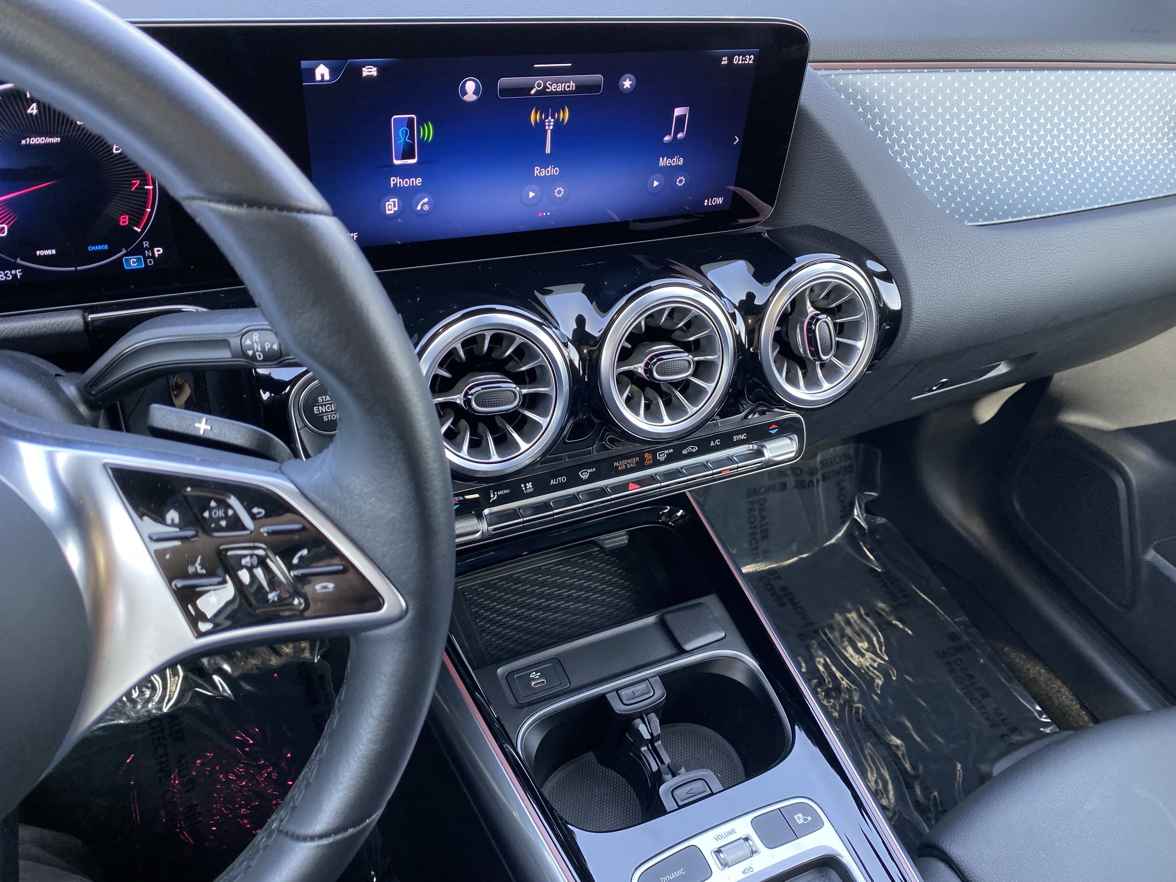 Used 2025 Mercedes-Benz GLA 250 4MATIC image 18