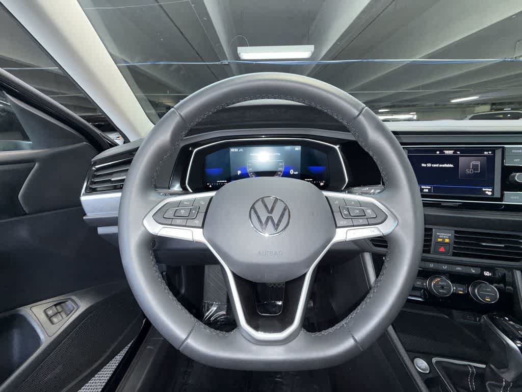 Certified 2022 Volkswagen Jetta SE FWD image 15