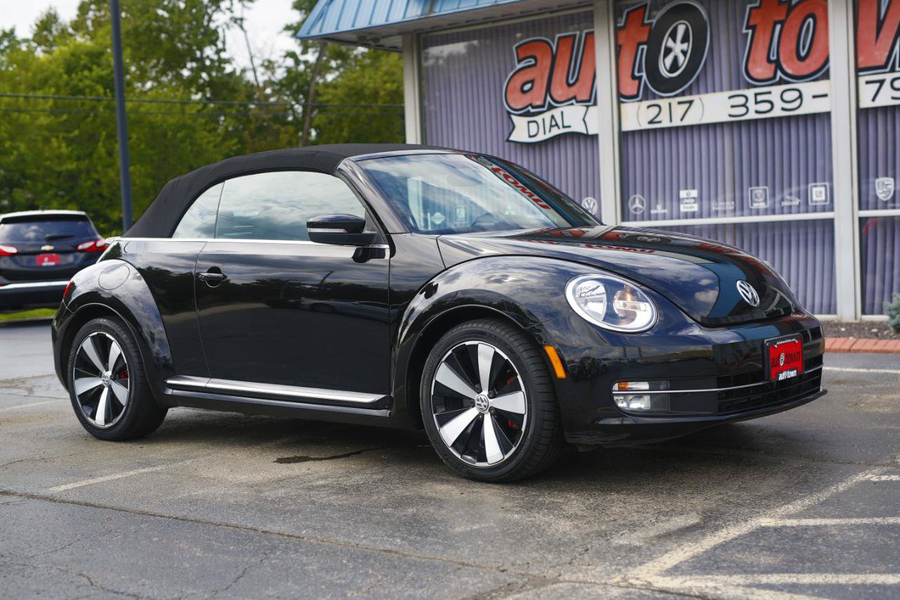 Used 2013 Volkswagen Beetle 2.0T FWD image 2