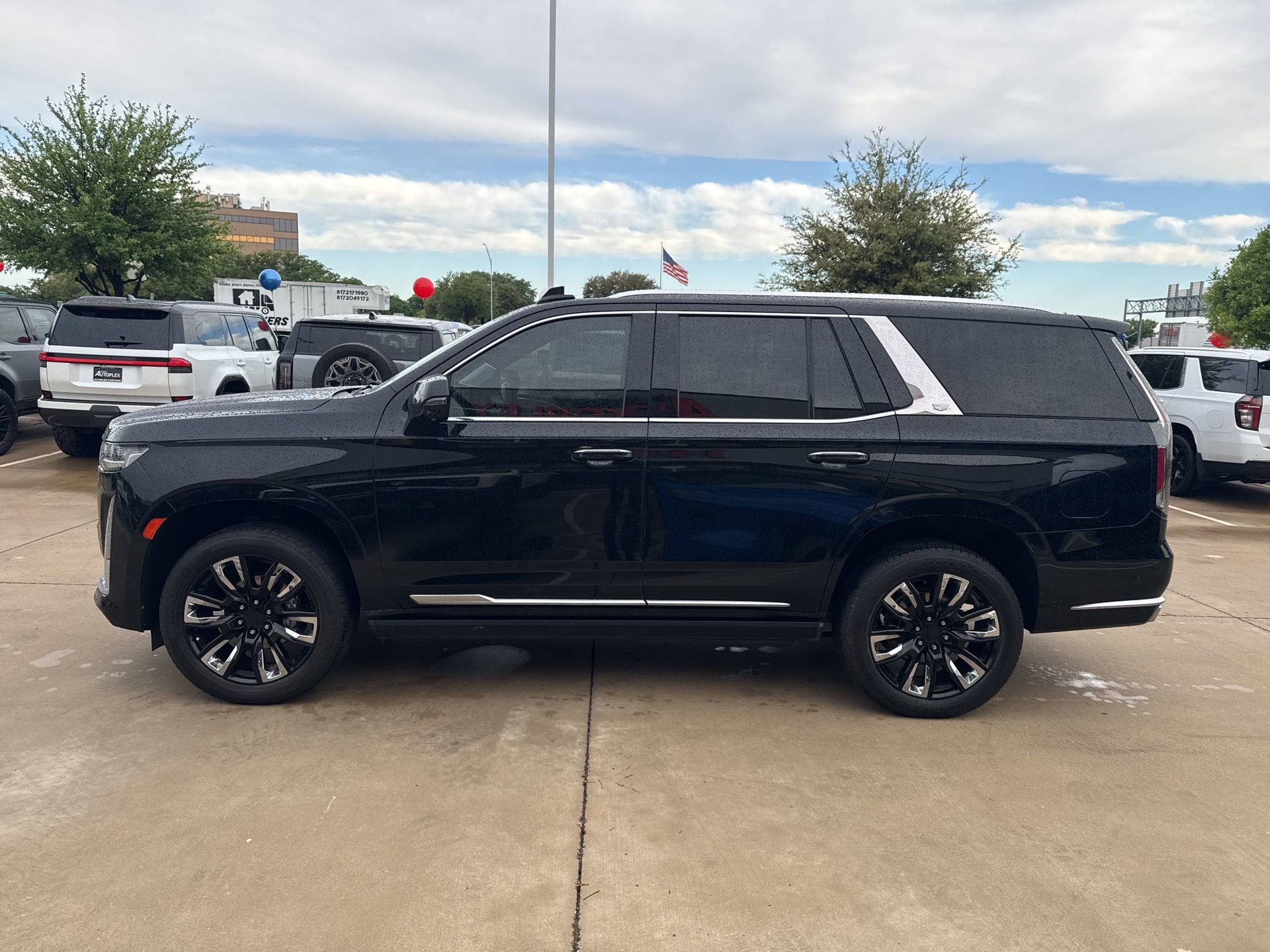 Used 2021 Cadillac Escalade Premium Luxury Platinum image 3