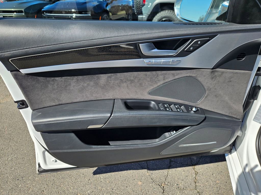 Used 2014 Audi S8 AWD/4WD image 11