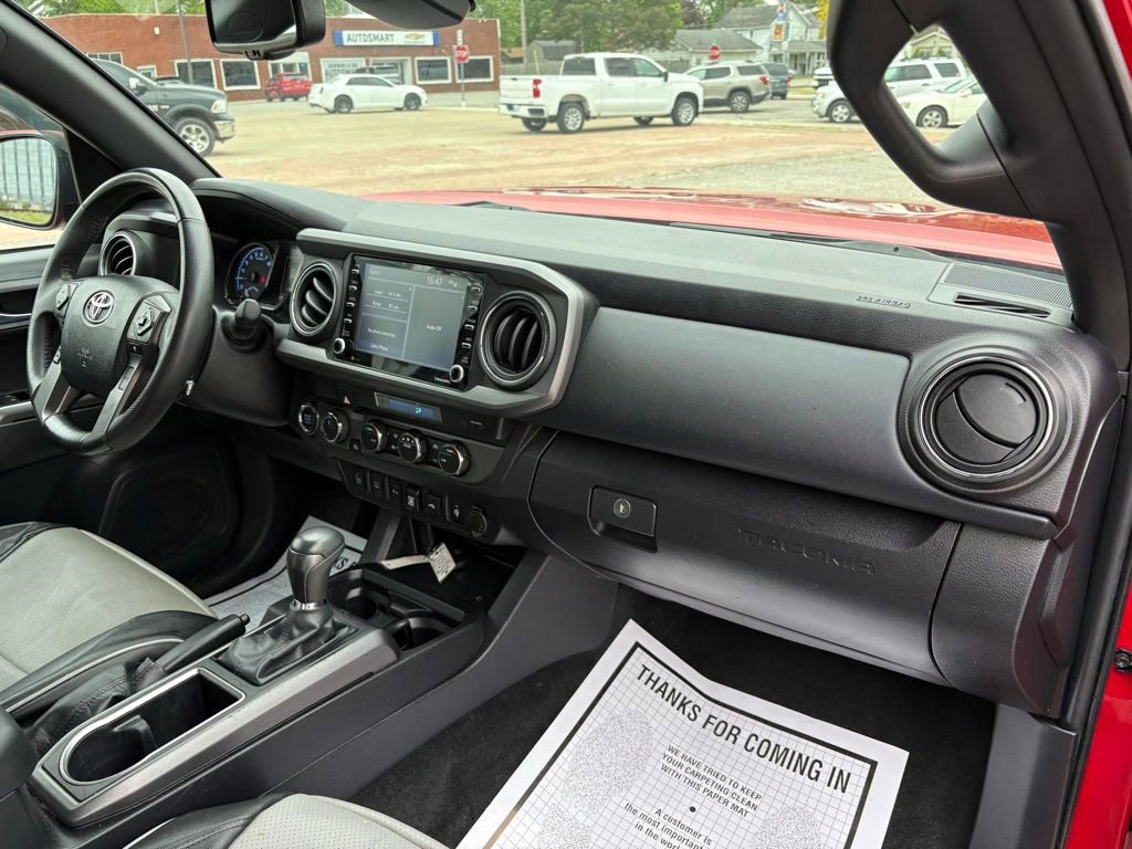 Used 2023 Toyota Tacoma TRD Off-Road w/ Technology Package AWD/4WD image 18