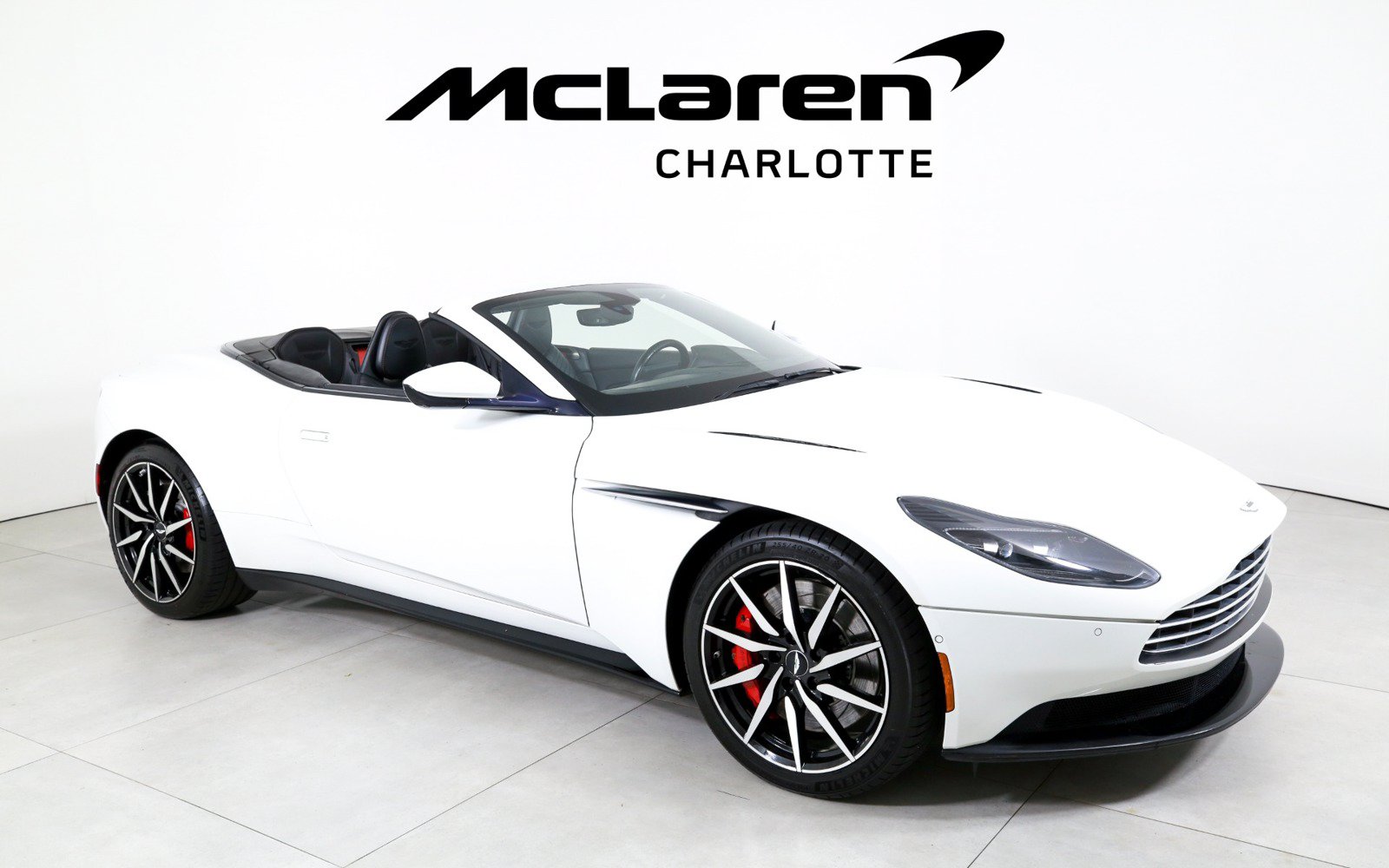 Used 2020 Aston Martin DB11 Volante RWD image 2